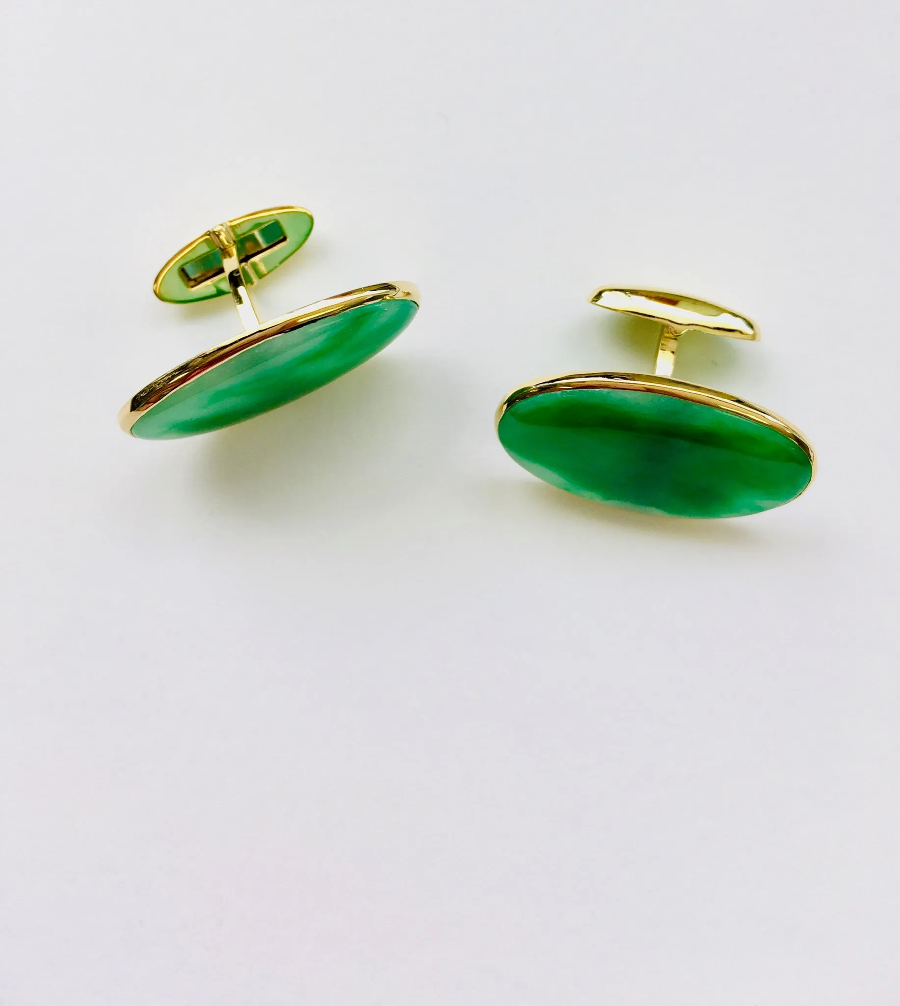 18kt Yellow Gold Burmese Apple Green Jadeite Cufflinks, 25mm x 17mm