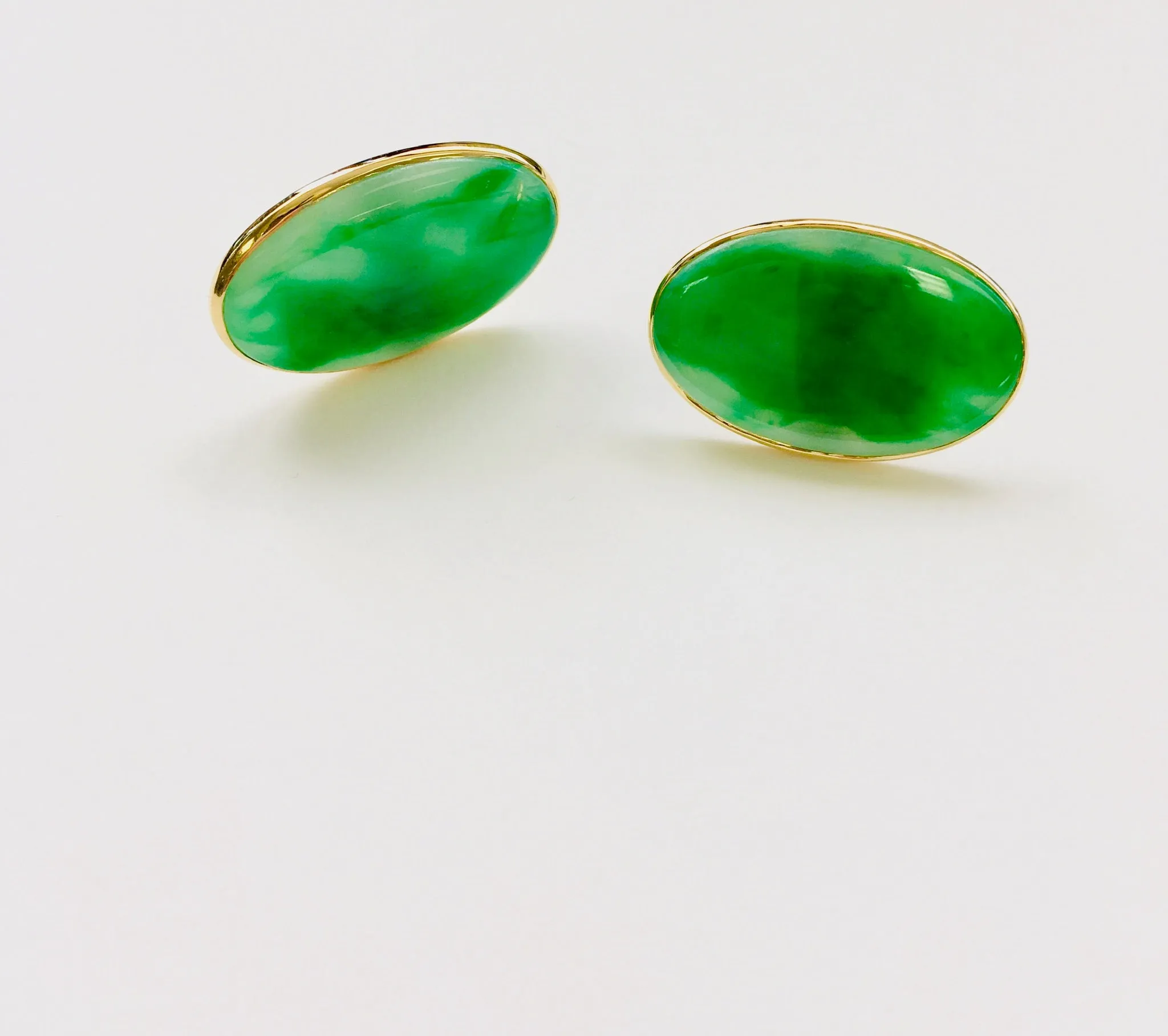 18kt Yellow Gold Burmese Apple Green Jadeite Cufflinks, 25mm x 17mm