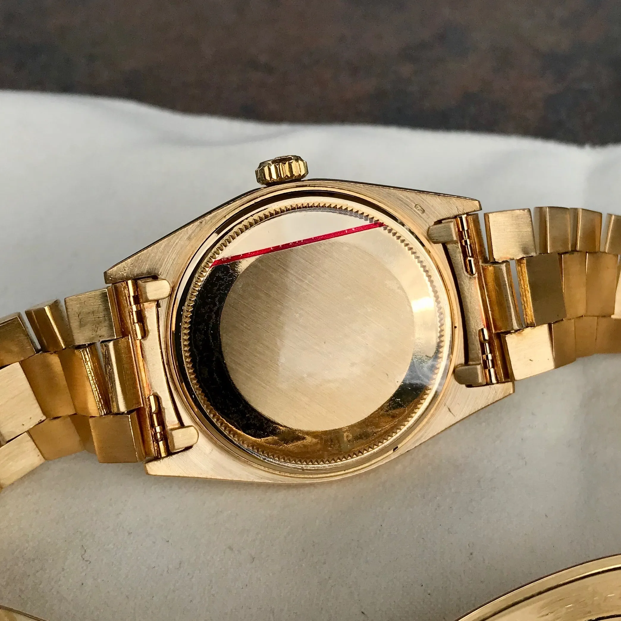 1965 Rolex Datejust 1601 18K Yellow Gold Champagne Linen Bark Automatic Wristwatch