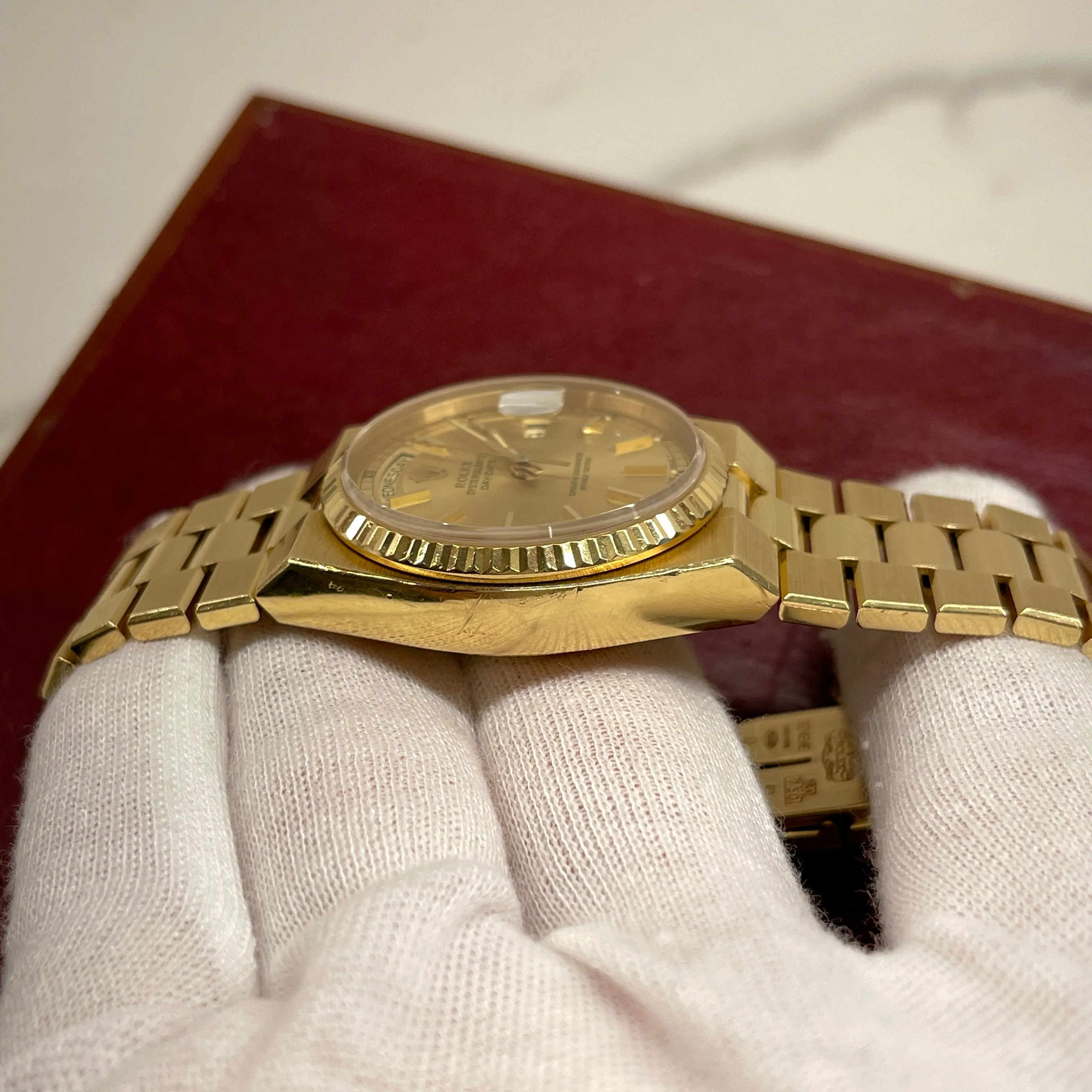1981 Vintage Rolex Oysterquartz President 19018 Day Date 18K Yellow Gold Wristwatch