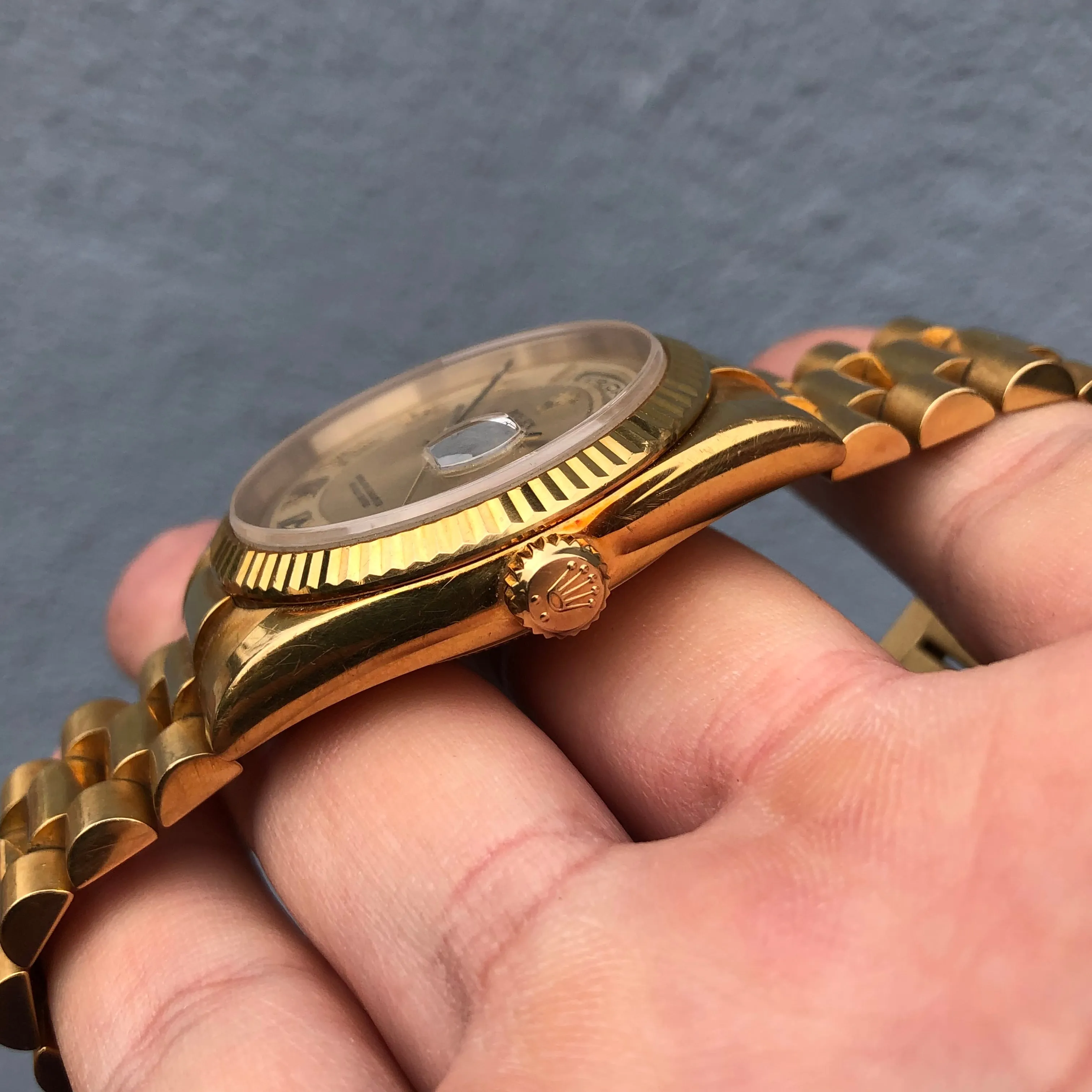 2001 Rolex President 118238 Day Date 18K Yellow Gold Champagne Roman Deco Dial Wristwatch Box Papers