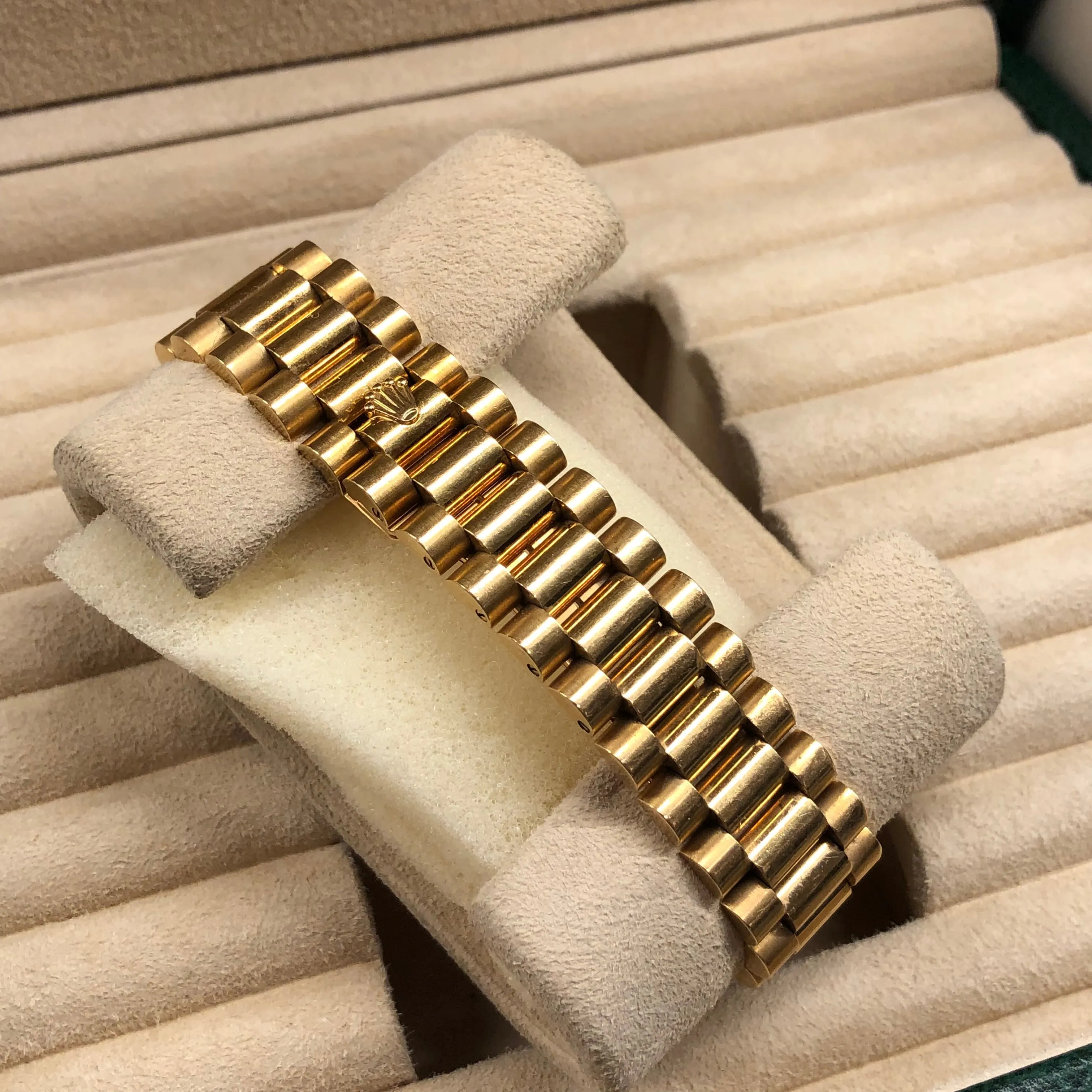 2001 Rolex President 118238 Day Date 18K Yellow Gold Champagne Roman Deco Dial Wristwatch Box Papers