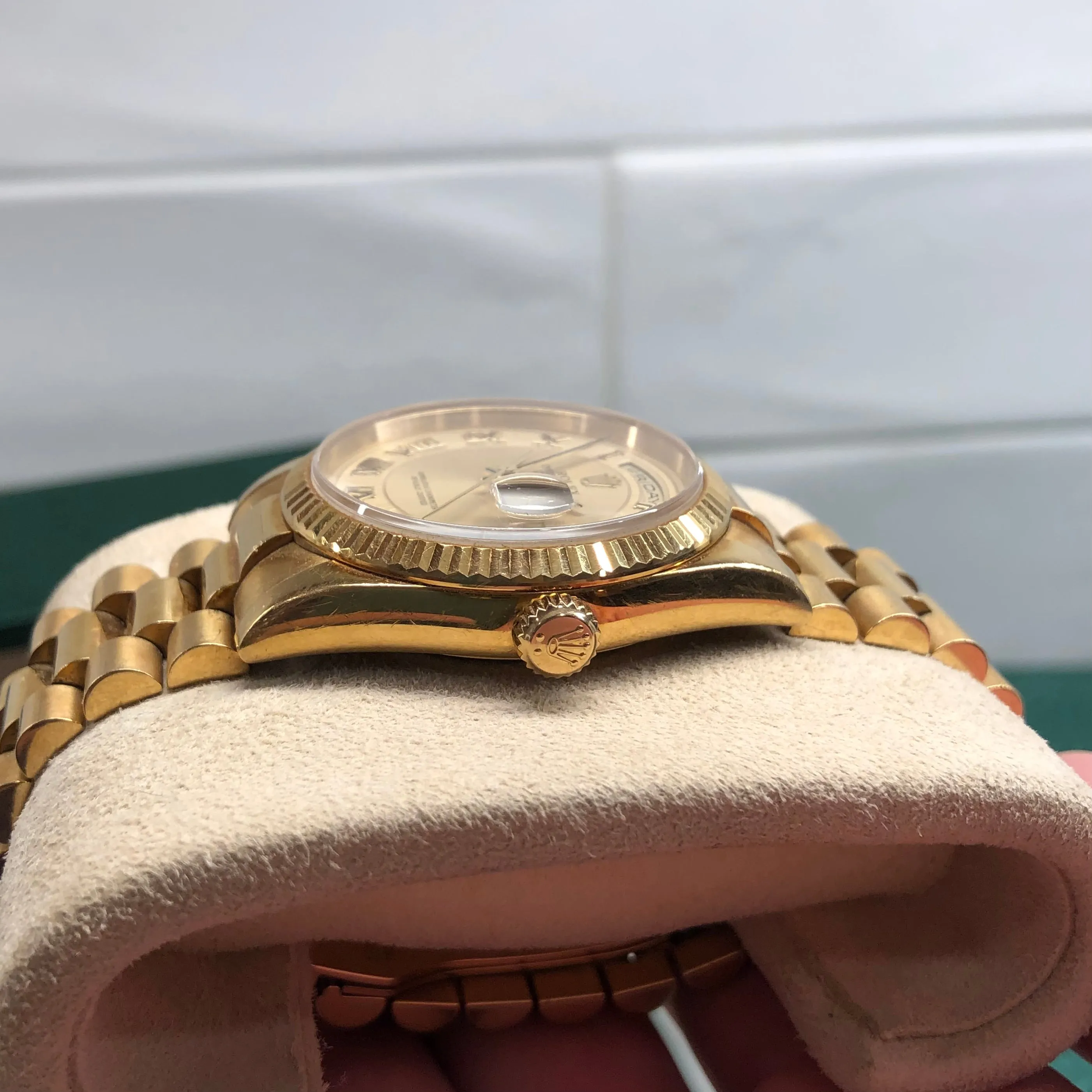 2001 Rolex President 118238 Day Date 18K Yellow Gold Champagne Roman Deco Dial Wristwatch Box Papers