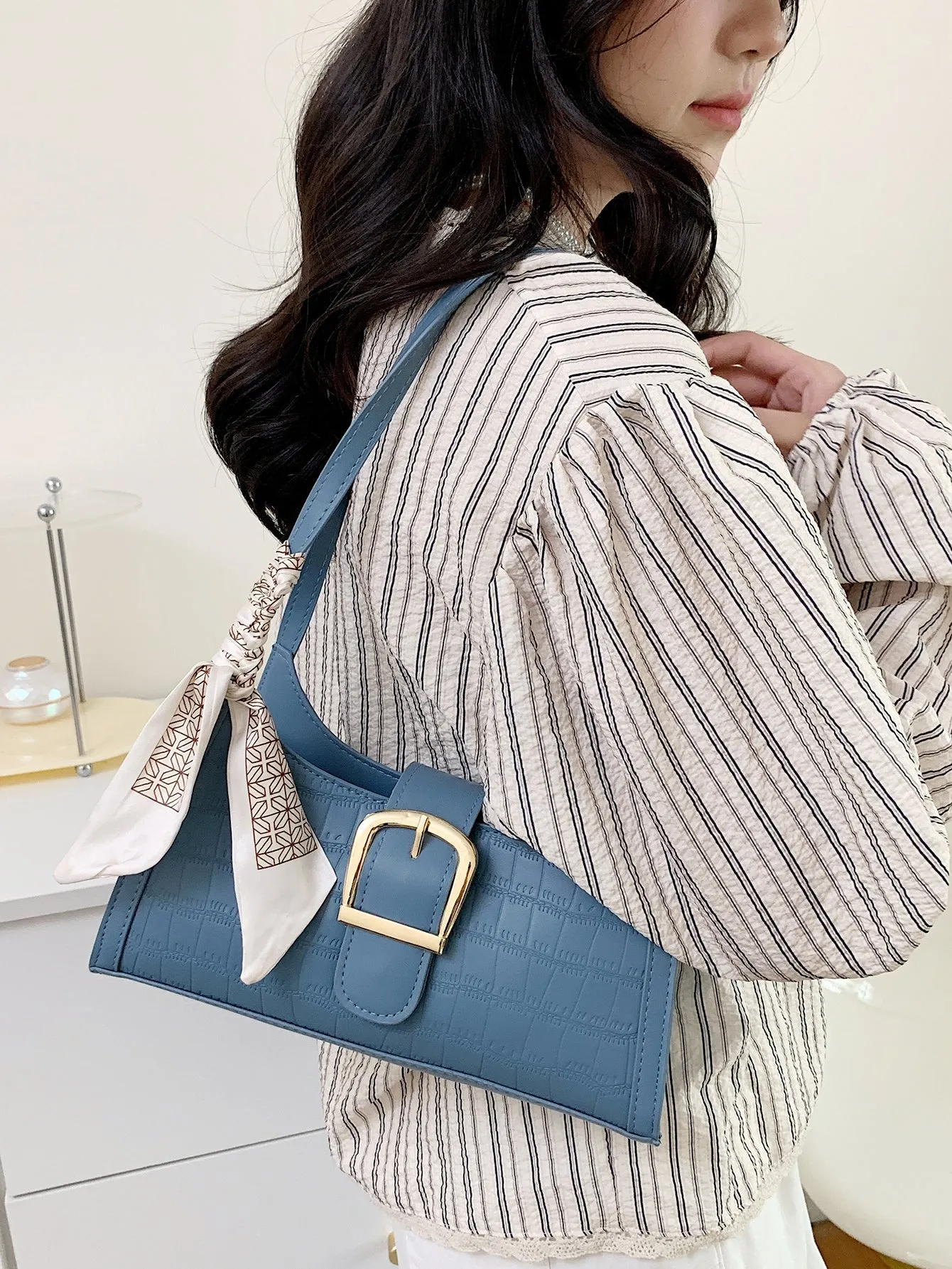 Blue Crocodile Pattern Armpit Bag - Blue
