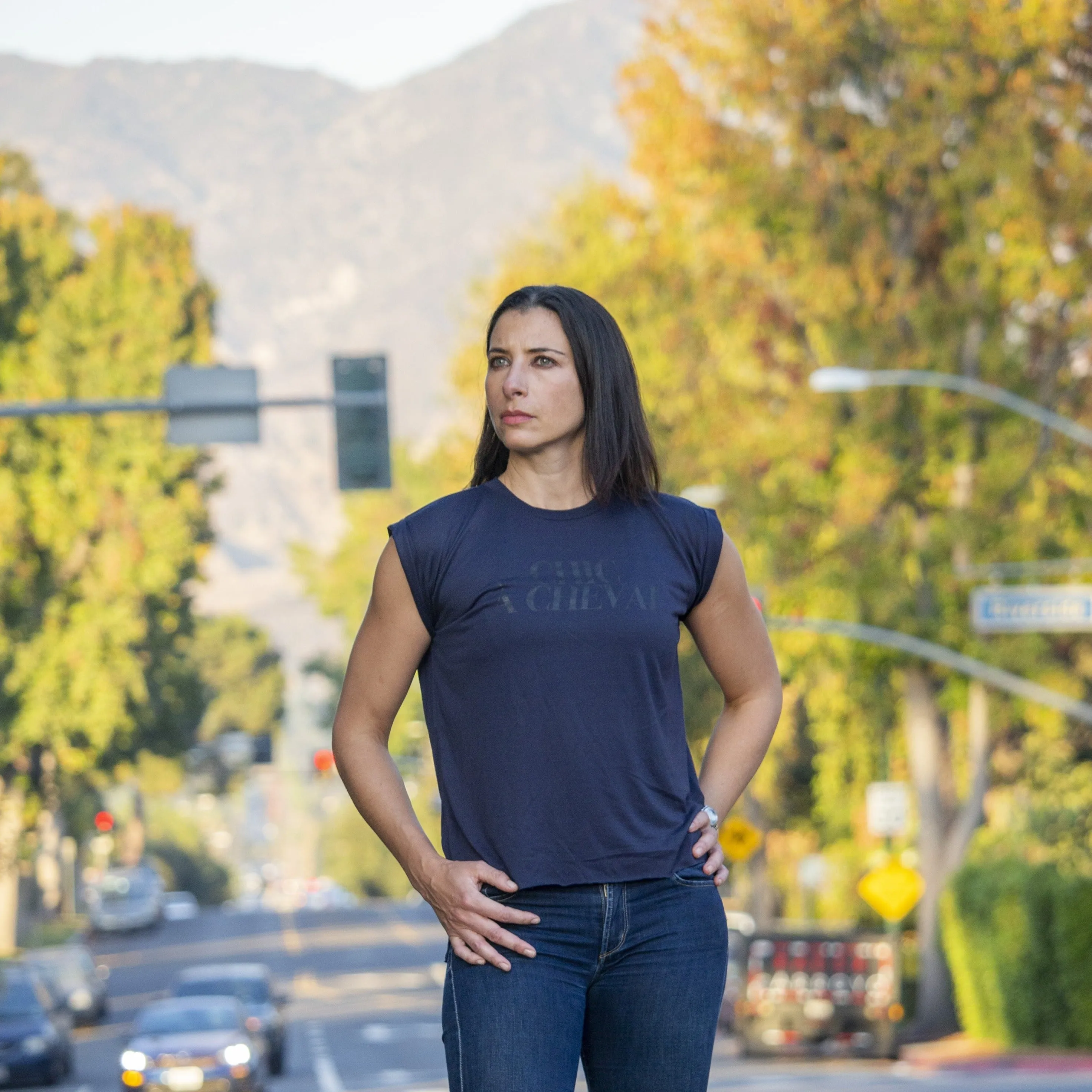 Chic à Cheval T-shirt Women's flowy Rolled Cuffs Navy Blue