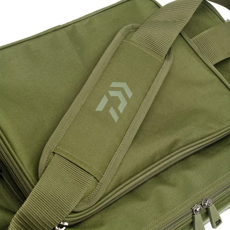 Daiwa Black Widow Compact Tackle Bag
