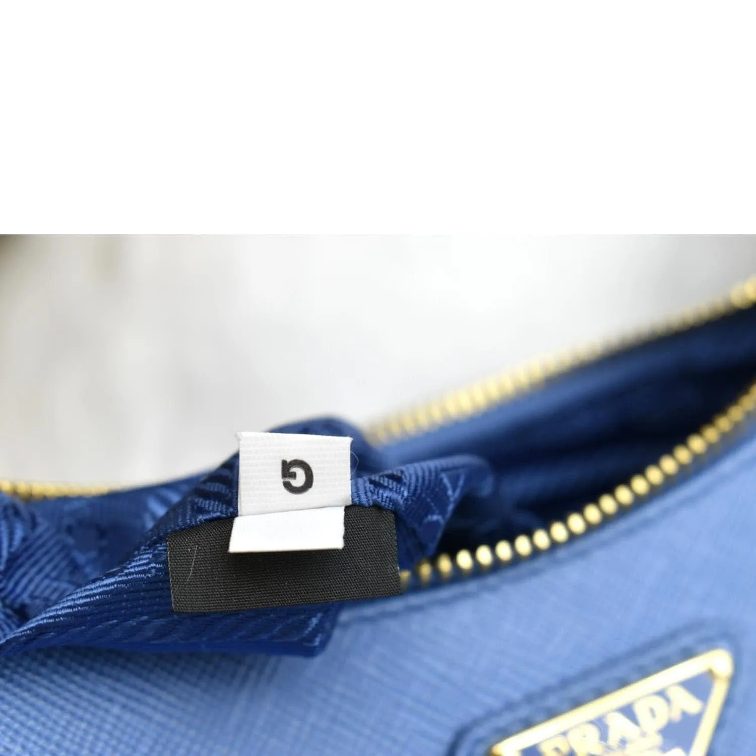 PRADA Re-Edition 2005 Saffiano Leather Shoulder Bag Blue