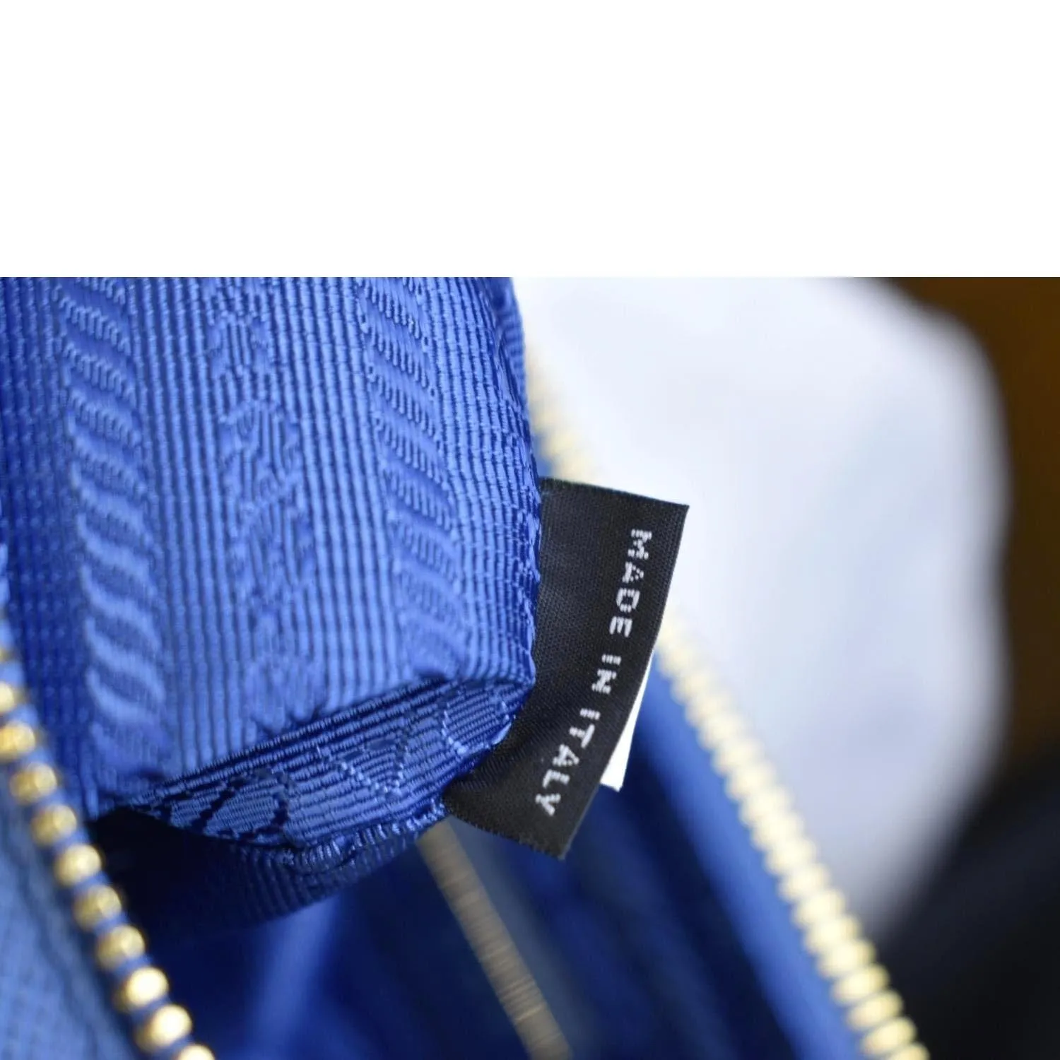 PRADA Re-Edition 2005 Saffiano Leather Shoulder Bag Blue