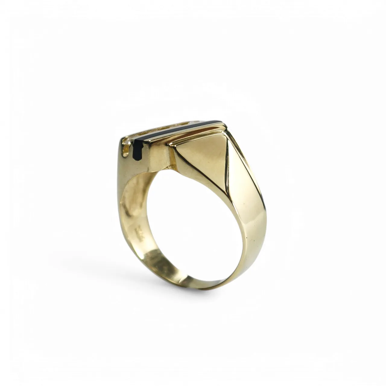 YELLOW GOLD MEN'S RING WITH BLACK ONYX AND CZ STONES.